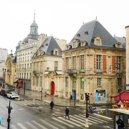 Nice Studio In The Center Of *